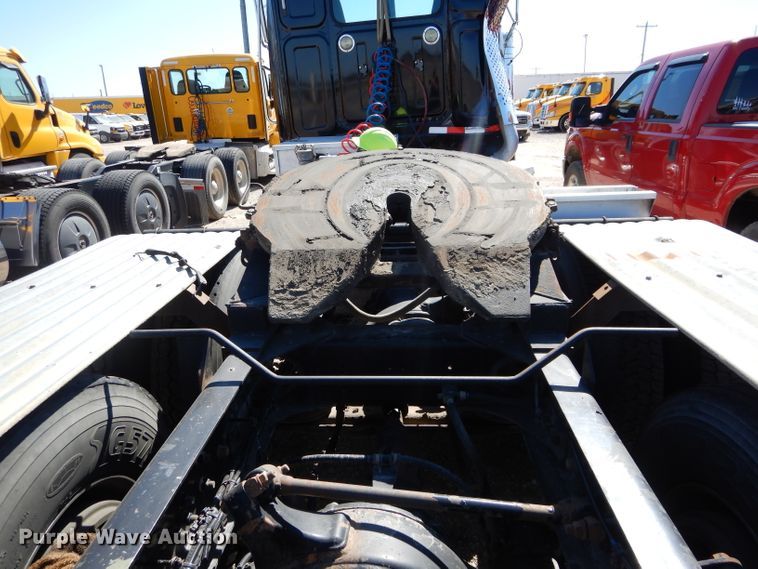 image for item GS9769 2013 Western Star 4900SB semi truck