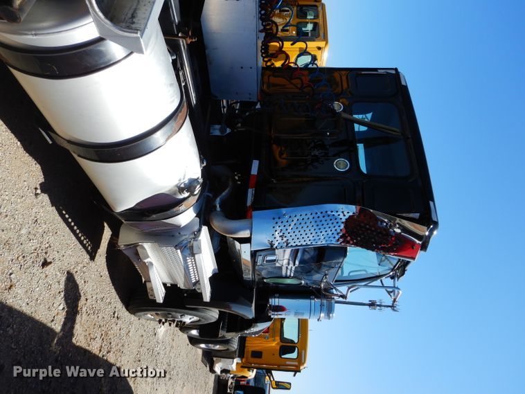 image for item GS9769 2013 Western Star 4900SB semi truck