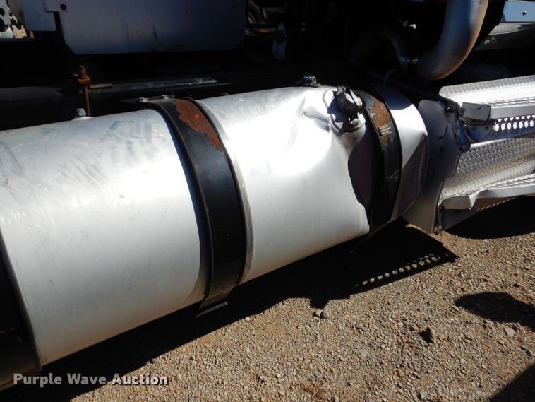 image for item GS9769 2013 Western Star 4900SB semi truck