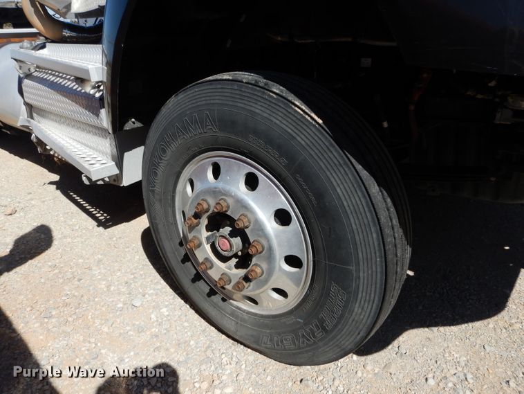 image for item GS9769 2013 Western Star 4900SB semi truck