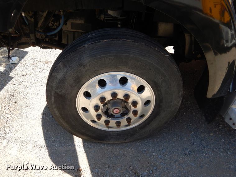 image for item GS9769 2013 Western Star 4900SB semi truck