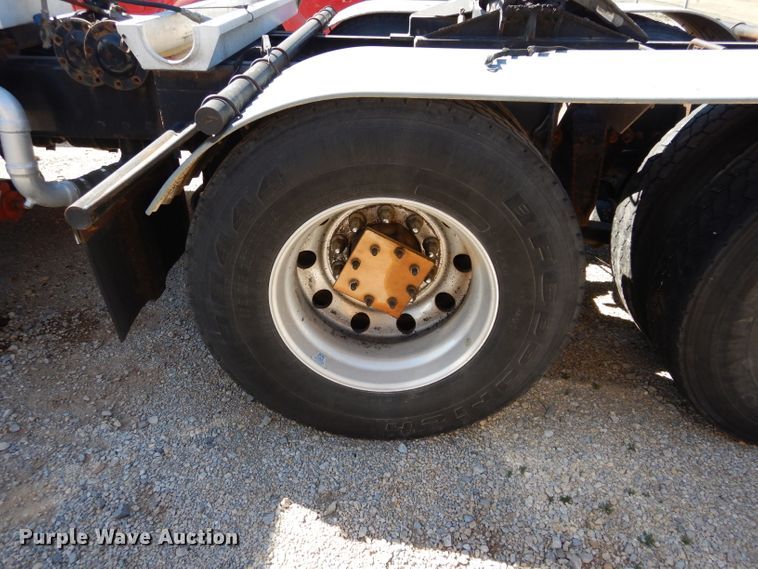 image for item GS9769 2013 Western Star 4900SB semi truck