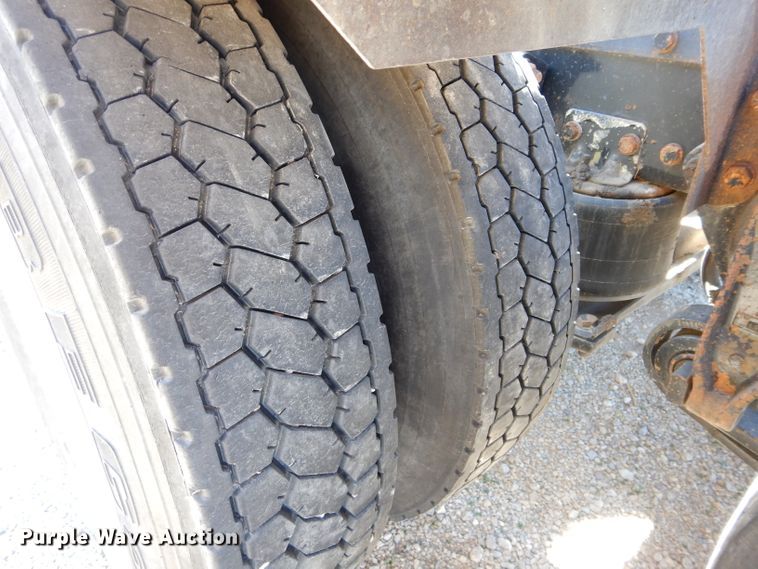 image for item GS9769 2013 Western Star 4900SB semi truck