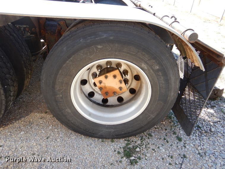 image for item GS9769 2013 Western Star 4900SB semi truck