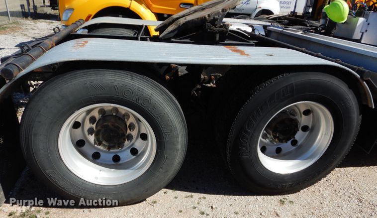 image for item GS9769 2013 Western Star 4900SB semi truck