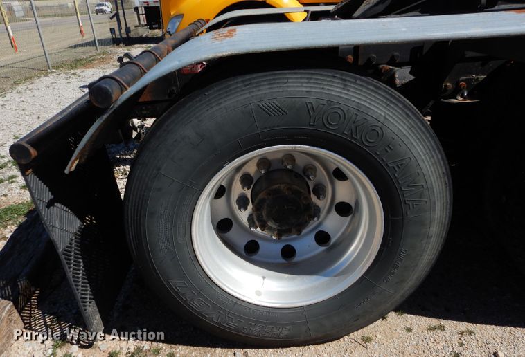 image for item GS9769 2013 Western Star 4900SB semi truck