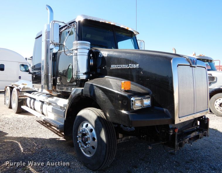 image for item GS9770 2013 Western Star 4900SB semi truck