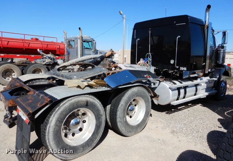 image for item GS9770 2013 Western Star 4900SB semi truck