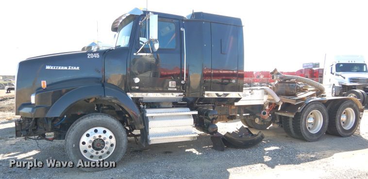 image for item GS9770 2013 Western Star 4900SB semi truck