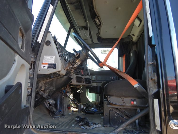 image for item GS9770 2013 Western Star 4900SB semi truck