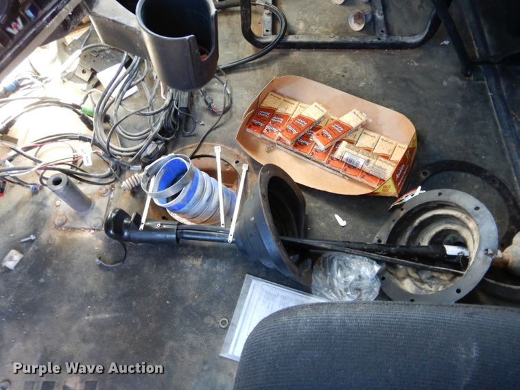 image for item GS9770 2013 Western Star 4900SB semi truck