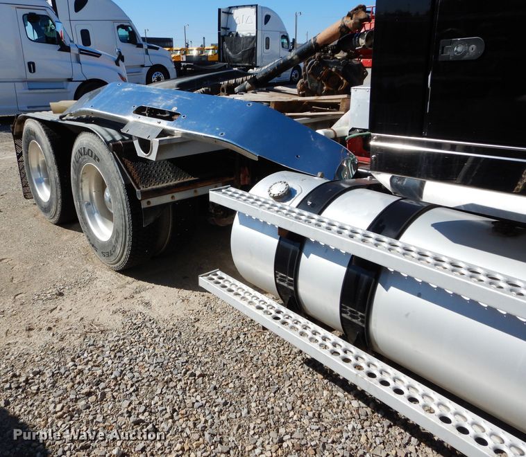 image for item GS9770 2013 Western Star 4900SB semi truck