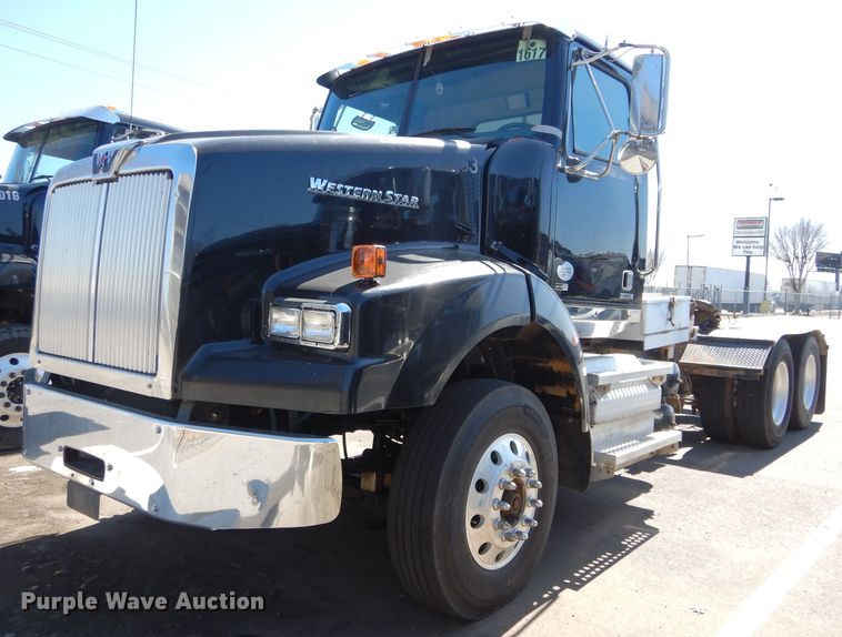 image for item GS9771 2013 Western Star 4900SB semi truck