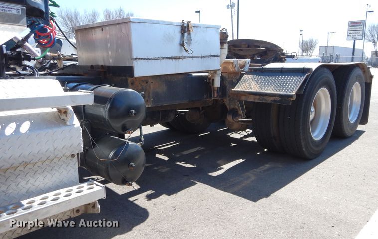 image for item GS9771 2013 Western Star 4900SB semi truck