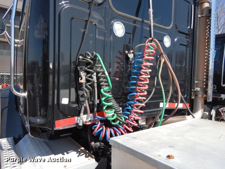 image for item GS9771 2013 Western Star 4900SB semi truck