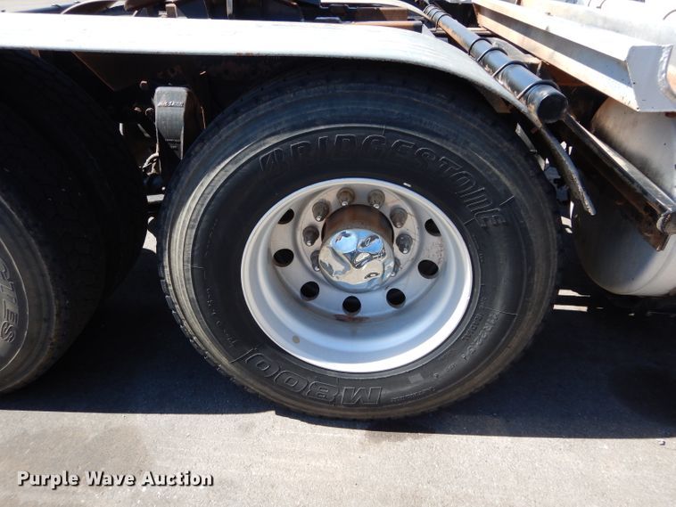 image for item GS9771 2013 Western Star 4900SB semi truck