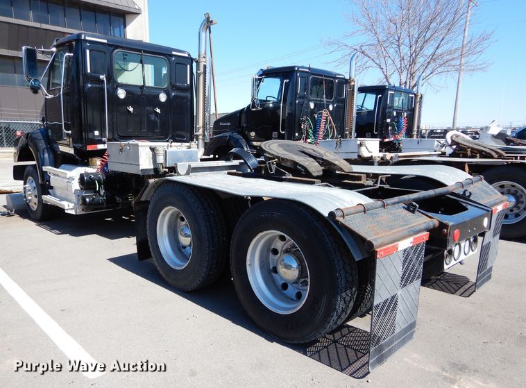image for item GS9772 2013 Western Star 4900SB semi truck