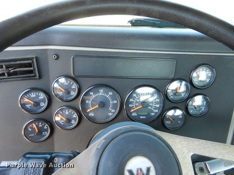 image for item GS9772 2013 Western Star 4900SB semi truck