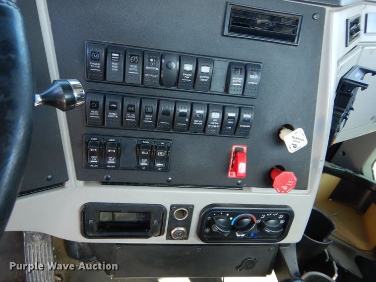 image for item GS9772 2013 Western Star 4900SB semi truck