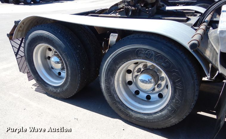 image for item GS9772 2013 Western Star 4900SB semi truck