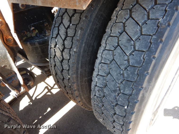 image for item GS9772 2013 Western Star 4900SB semi truck