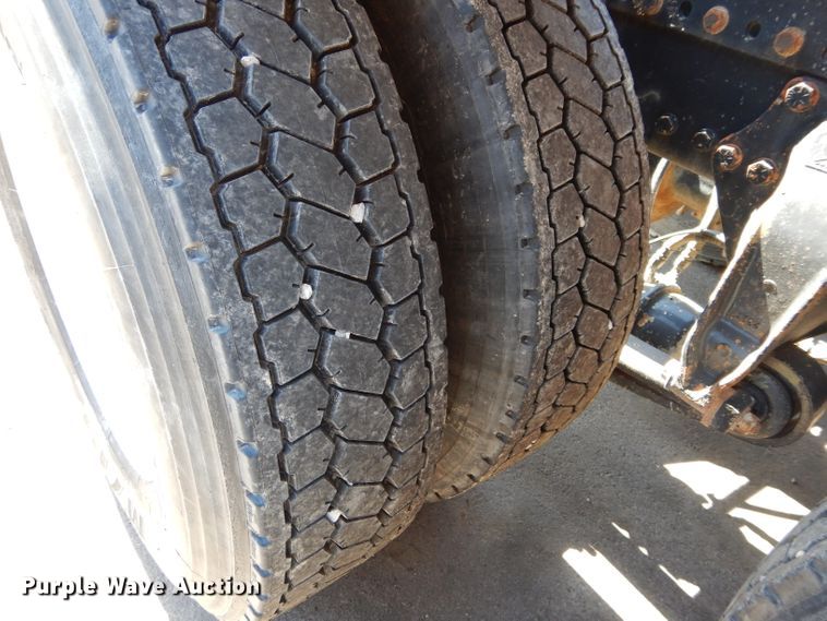 image for item GS9772 2013 Western Star 4900SB semi truck