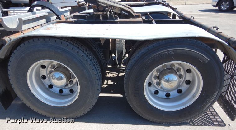 image for item GS9772 2013 Western Star 4900SB semi truck