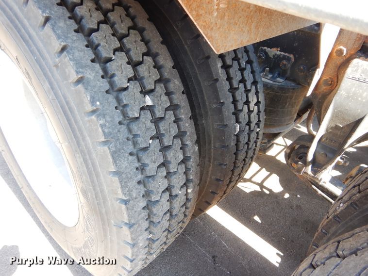 image for item GS9772 2013 Western Star 4900SB semi truck