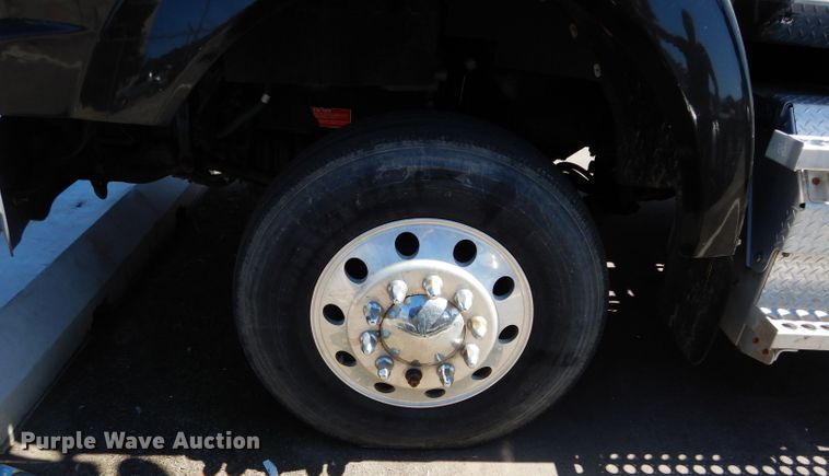 image for item GS9772 2013 Western Star 4900SB semi truck