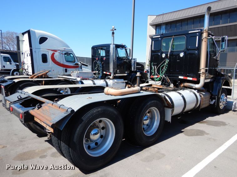 image for item GS9773 2013 Western Star 4900SB semi truck