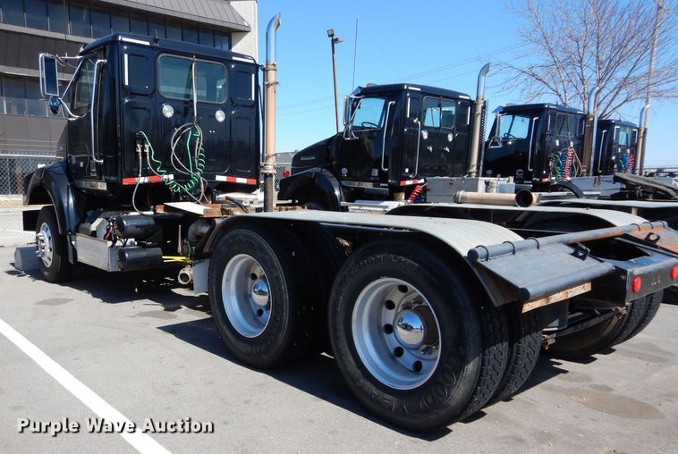 image for item GS9773 2013 Western Star 4900SB semi truck