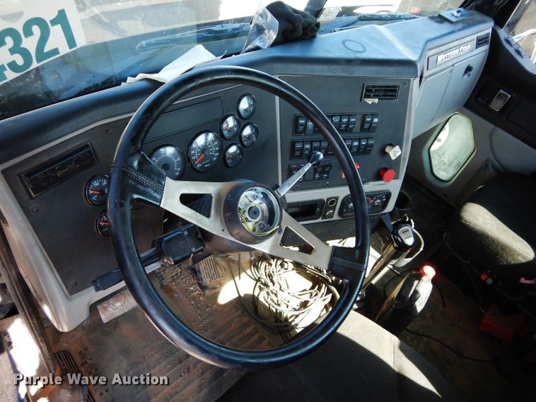 image for item GS9773 2013 Western Star 4900SB semi truck