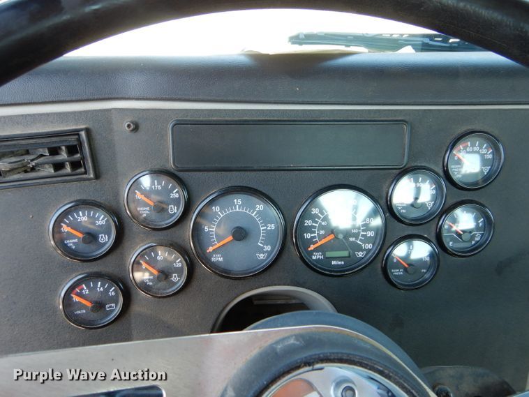 image for item GS9773 2013 Western Star 4900SB semi truck