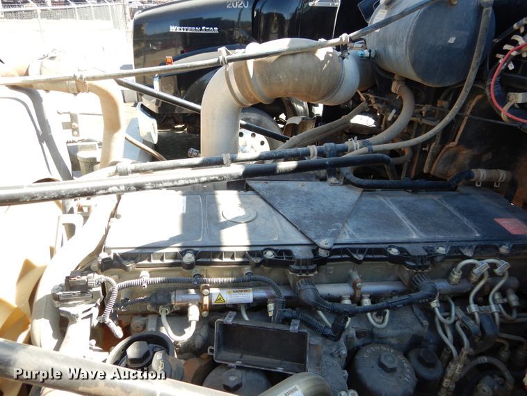 image for item GS9773 2013 Western Star 4900SB semi truck