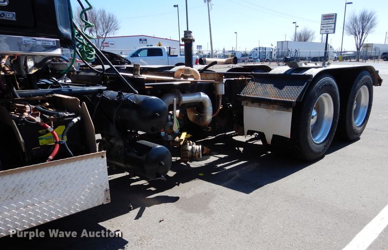 image for item GS9773 2013 Western Star 4900SB semi truck