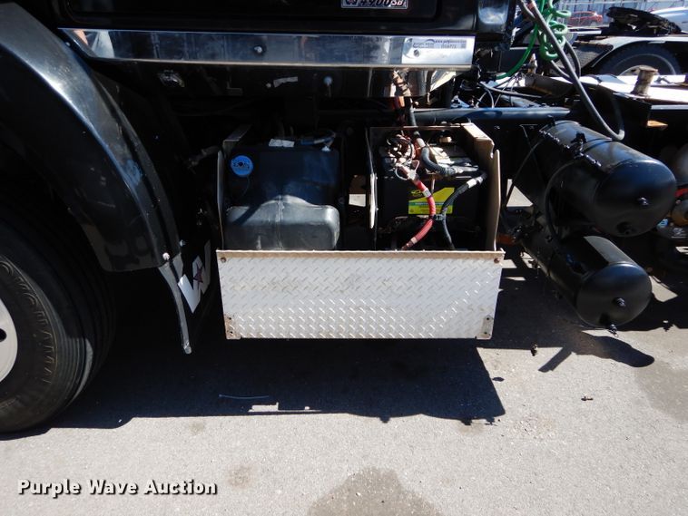 image for item GS9773 2013 Western Star 4900SB semi truck