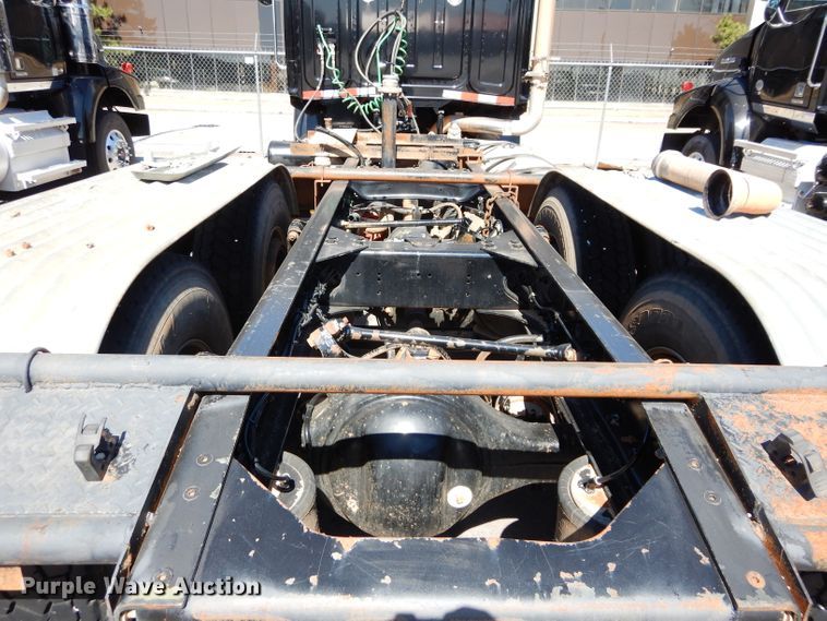 image for item GS9773 2013 Western Star 4900SB semi truck