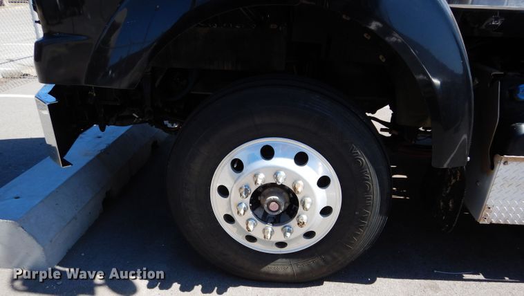 image for item GS9773 2013 Western Star 4900SB semi truck