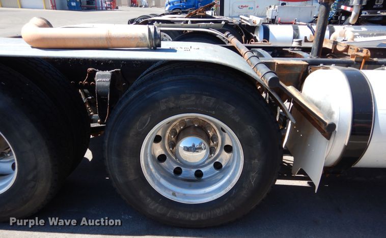 image for item GS9773 2013 Western Star 4900SB semi truck