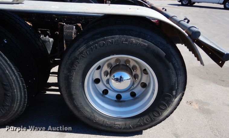 image for item GS9773 2013 Western Star 4900SB semi truck