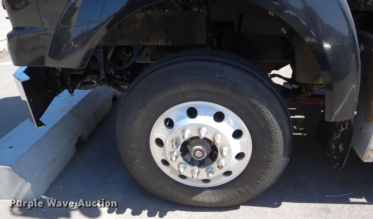 image for item GS9773 2013 Western Star 4900SB semi truck