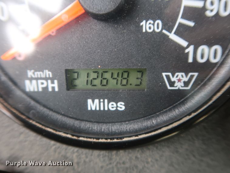 image for item GS9773 2013 Western Star 4900SB semi truck