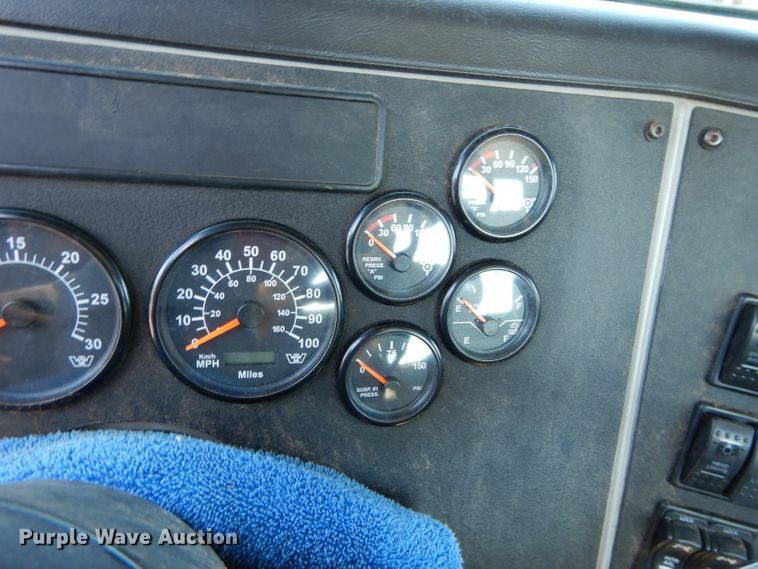 image for item GS9774 2013 Western Star 4900SB semi truck