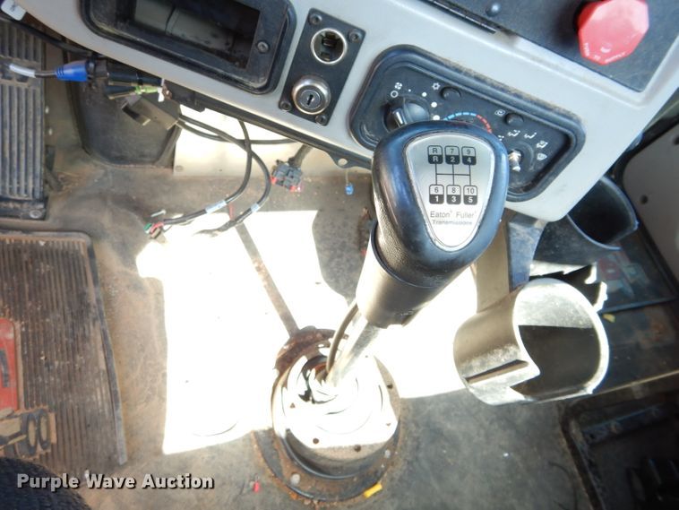 image for item GS9774 2013 Western Star 4900SB semi truck