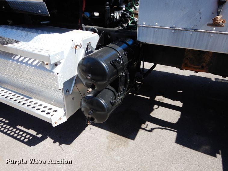 image for item GS9774 2013 Western Star 4900SB semi truck