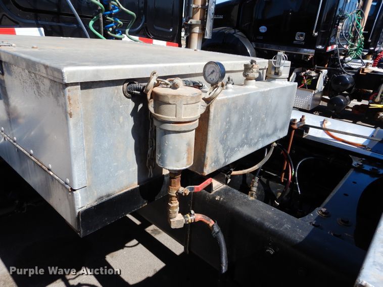 image for item GS9774 2013 Western Star 4900SB semi truck