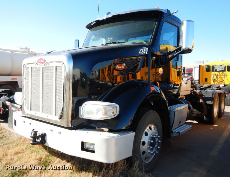 image for item GS9775 2016 Peterbilt 567 semi truck