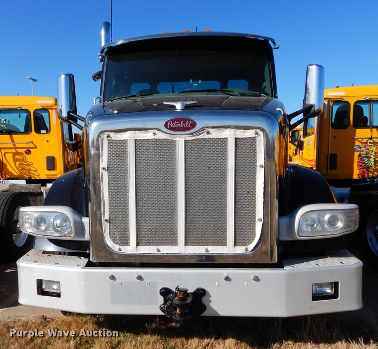 image for item GS9775 2016 Peterbilt 567 semi truck