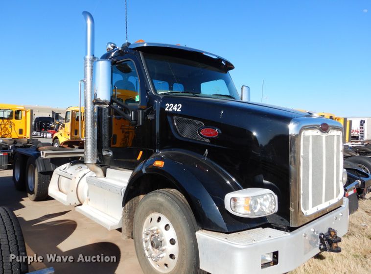 image for item GS9775 2016 Peterbilt 567 semi truck