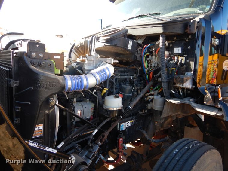 image for item GS9775 2016 Peterbilt 567 semi truck